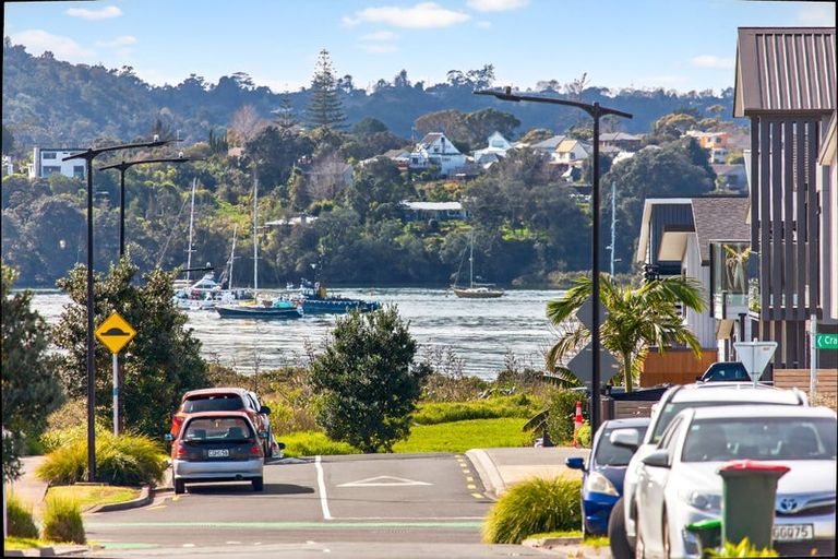 Photo of property in 17 Habitat Place, Hobsonville, Auckland, 0616