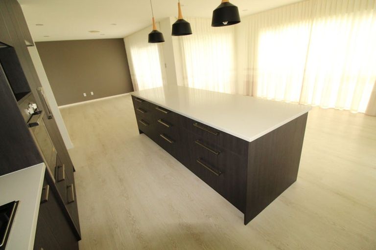 Photo of property in 19 Eastview Crescent, Stanmore Bay, Whangaparaoa, 0932