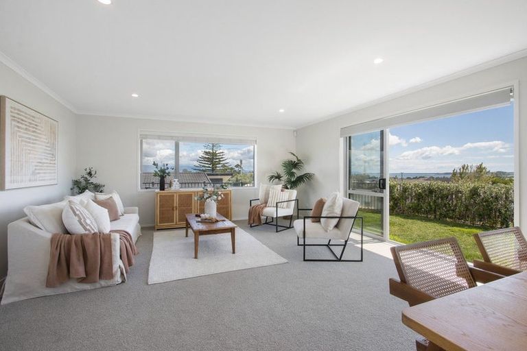 Photo of property in 17 Te Kaka Place, Omokoroa, 3114