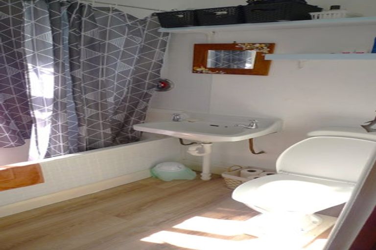 Photo of property in 19 Wellington Street, Nelson South, Nelson, 7010