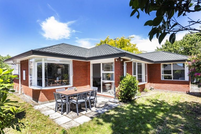 Photo of property in 2/111 Paparoa Street, Papanui, Christchurch, 8053