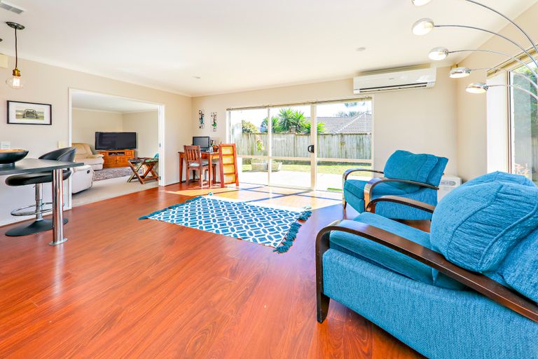 Photo of property in 75 Wayne Francis Drive, Flat Bush, Auckland, 2016