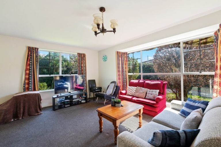 Photo of property in 17 Resolution Place, Bryndwr, Christchurch, 8053