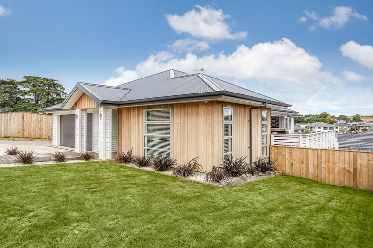 Photo of property in 28 Hillpark Drive, Pokeno, 2402