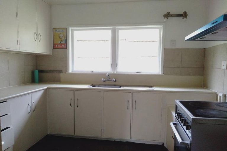 Photo of property in 110 Reeves Road, Pakuranga Heights, Auckland, 2010