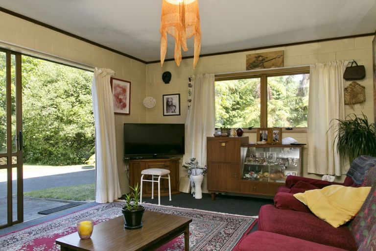 Photo of property in 22 Scenic Heights, Acacia Bay, Taupo, 3330