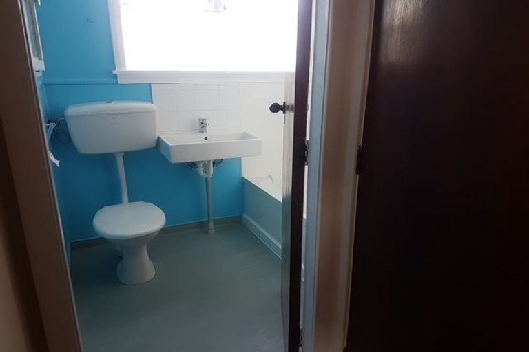 Photo of property in 610 Featherston Street, Roslyn, Palmerston North, 4414