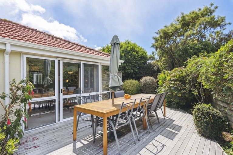 Photo of property in 13 Runanga Grove, Waikanae, 5036