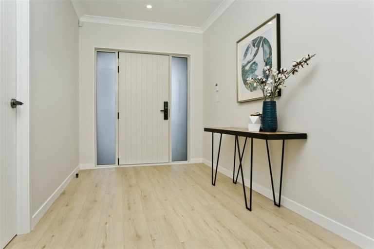 Photo of property in 47 Symes Drive, Red Beach, 0932