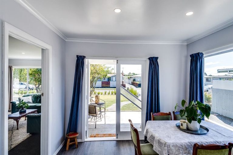 Photo of property in 57 Clarence Cox Crescent, Pirimai, Napier, 4112