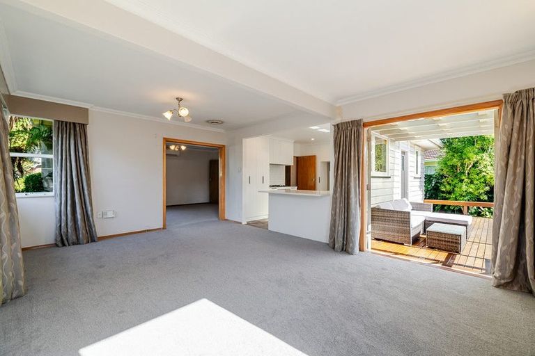Photo of property in 5 Athlone Place, Hokowhitu, Palmerston North, 4410