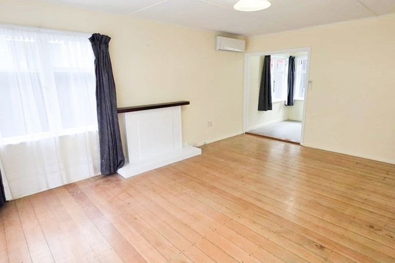 Photo of property in 52 Sunny Grove, Wainuiomata, Lower Hutt, 5014