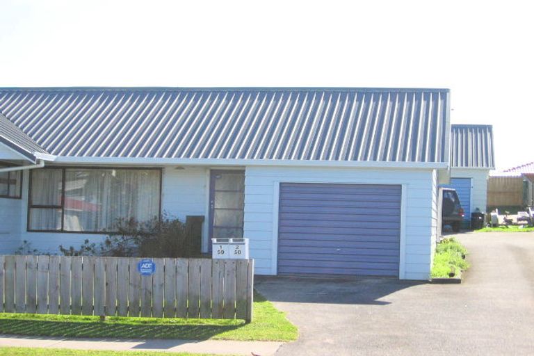 Photo of property in 2/50 Old Wairoa Road, Papakura, 2110