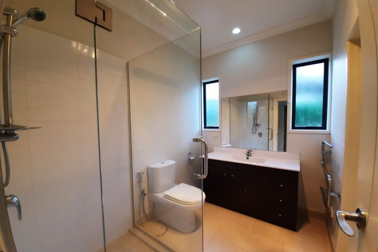 Photo of property in 21 Fairbairn Place, East Tamaki Heights, Auckland, 2016