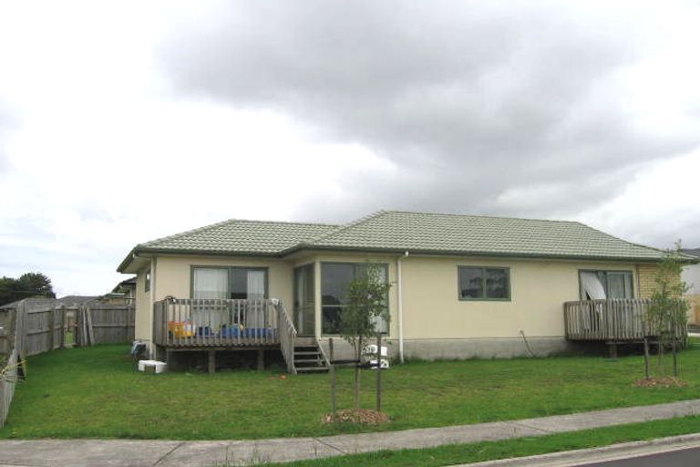 Photo of property in 6 Lucienne Drive, Ranui, Auckland, 0612