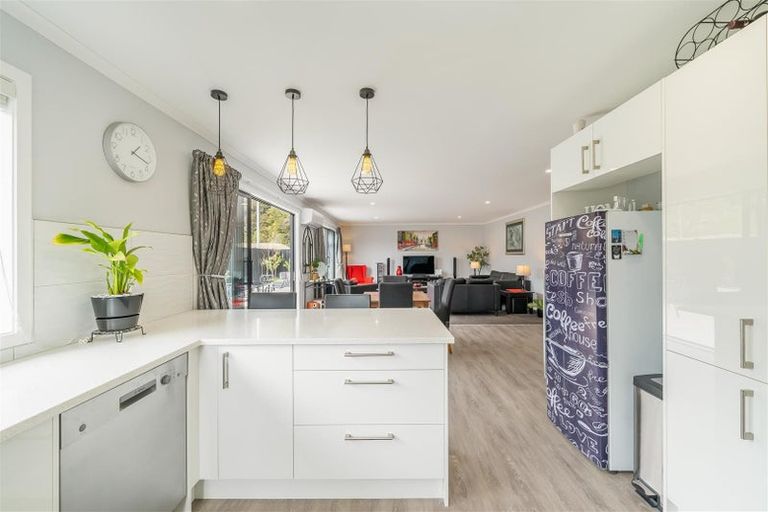 Photo of property in 12 Fenwick Crescent, Wallaceville, Upper Hutt, 5018