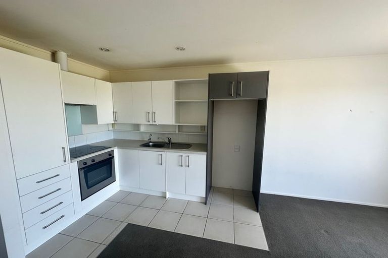 Photo of property in 9/15 Bishop Lenihan Place, East Tamaki, Auckland, 2013