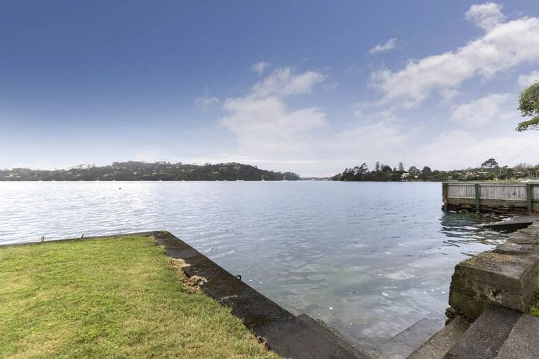 Photo of property in 64 The Terrace, Herald Island, Auckland, 0618