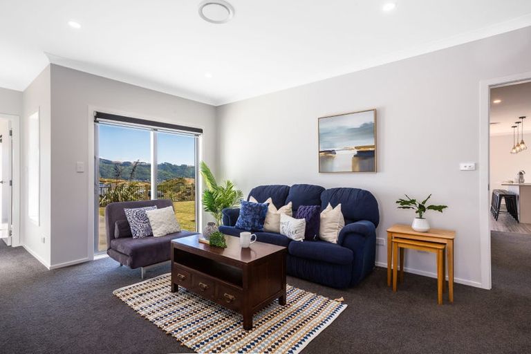 Photo of property in 21 Rotorua Grove, Aotea, Porirua, 5024