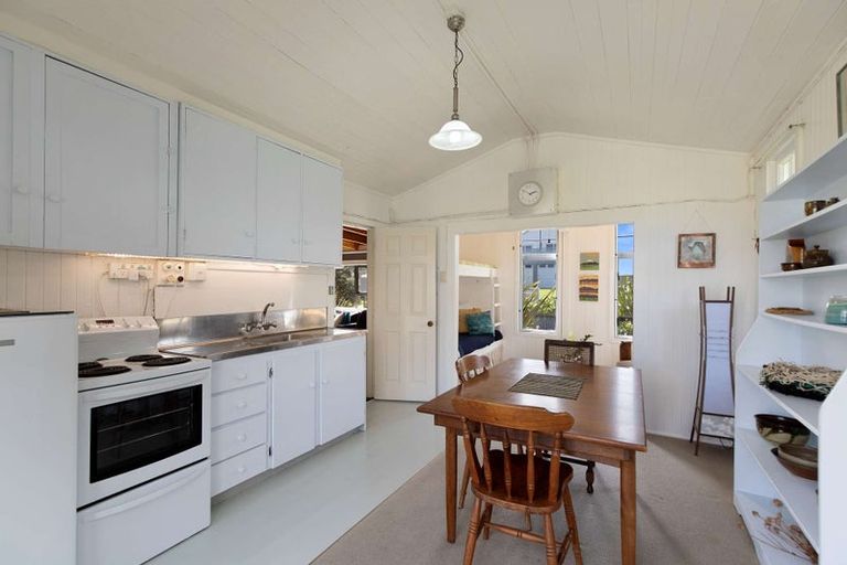 Photo of property in 35 Coleman Avenue, Waverley, 4591