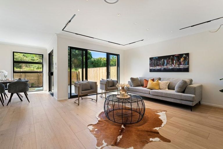 Photo of property in 13 Taipahitini Road, Rosehill, 2113