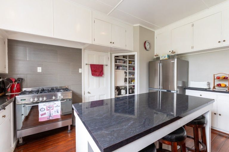 Photo of property in 6 Totara Road, Kumeroa, Woodville, 4997