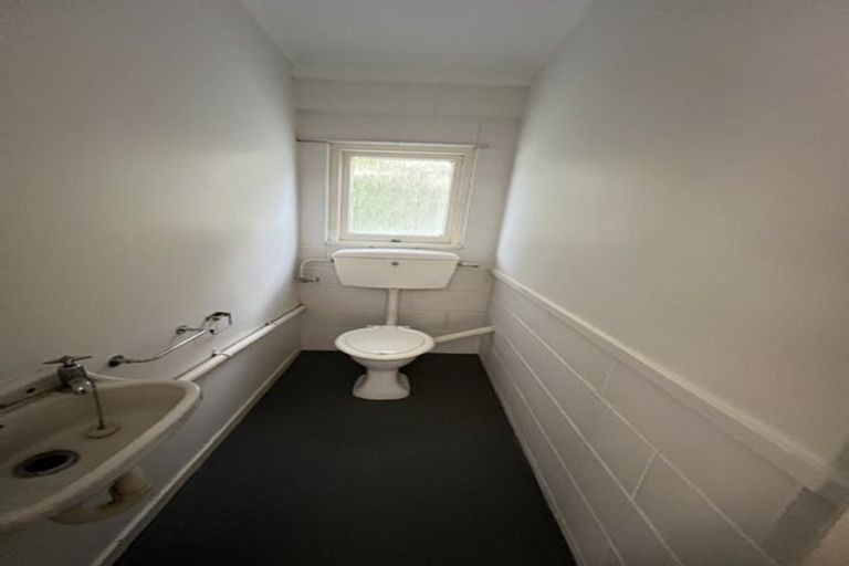 Photo of property in 8 Beacon Avenue, Campbells Bay, Auckland, 0630