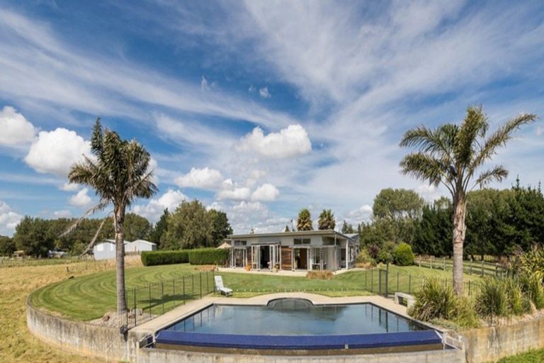 Photo of property in 422 Kairanga Bunnythorpe Road, Bunnythorpe, Palmerston North, 4478