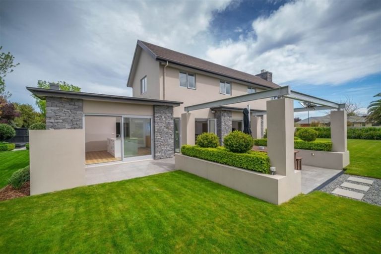 Photo of property in 8 Sovereign Gardens, Halswell, Christchurch, 8025