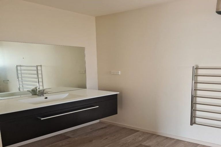 Photo of property in 8 Rollin Street, Heathcote Valley, Christchurch, 8022