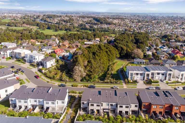 Photo of property in 65 Matairangi Avenue, Totara Heights, Auckland, 2105