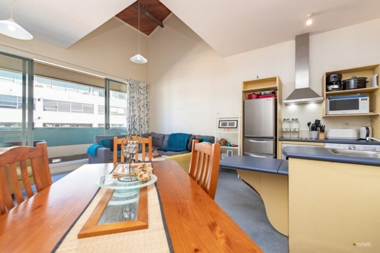 Photo of property in Metro Apartments, 5/220 Thorndon Quay, Pipitea, Wellington, 6011