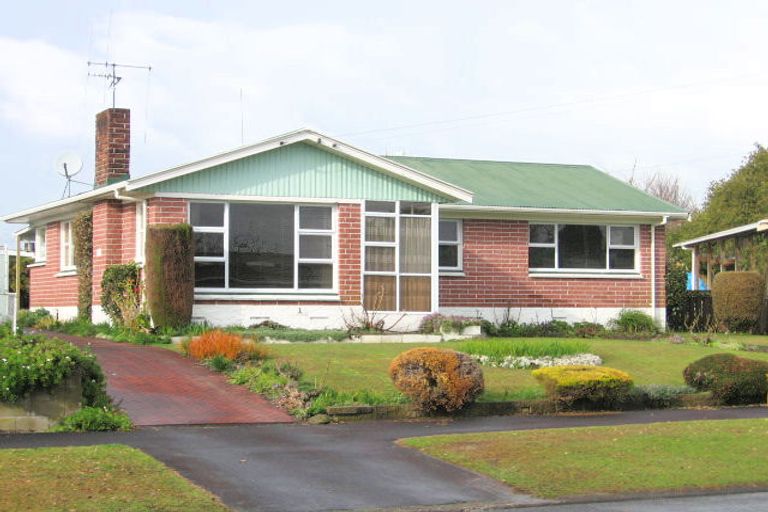 Photo of property in 28 Lewis Street, Glenview, Hamilton, 3206