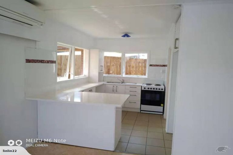 Photo of property in 1/22 Wykeham Place, Glenfield, Auckland, 0629