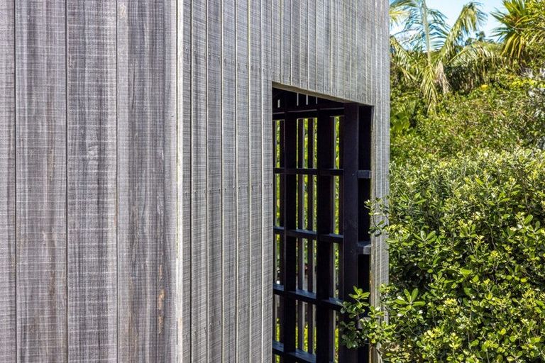 Photo of property in 70 Queens Drive, Oneroa, Waiheke Island, 1081