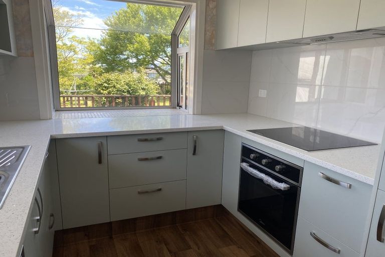 Photo of property in 10 Strid Road, Te Atatu South, Auckland, 0610