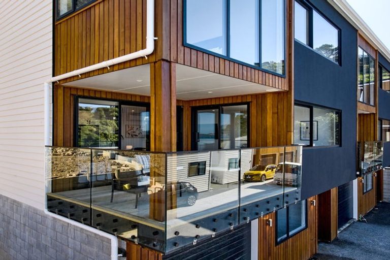 Photo of property in 58 Rangiora Avenue, Kaiwharawhara, Wellington, 6035