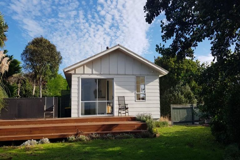 Photo of property in 22 Swindells Road, Waikuku Beach, 7473