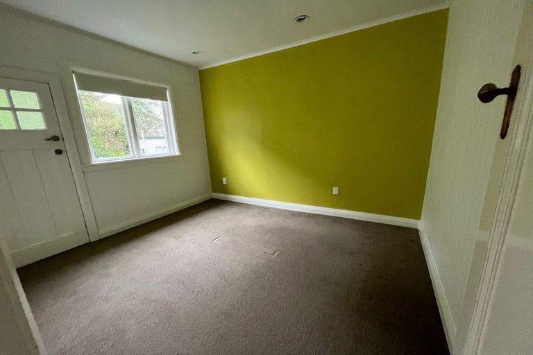 Photo of property in 34 Moana Road, Kelburn, Wellington, 6012