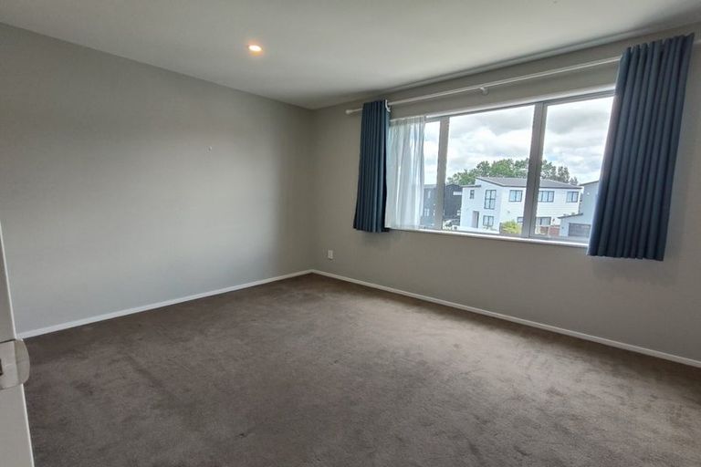 Photo of property in 68a Craigs Way, Hobsonville, Auckland, 0616