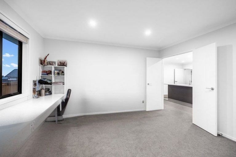 Photo of property in 10 Helenvale Crescent, Pokeno, 2402