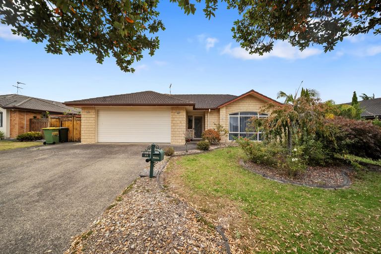 Photo of property in 35 Croftview Road, Wattle Downs, Auckland, 2103