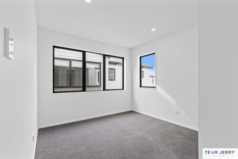 Photo of property in 49 Whare Kauri Road, Papakura, 2110