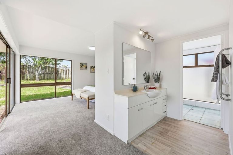 Photo of property in 178 Prince Regent Drive, Farm Cove, Auckland, 2012