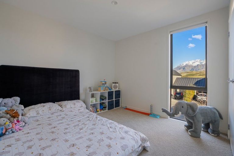 Photo of property in 40 Mulholland Drive, Jacks Point, 9371