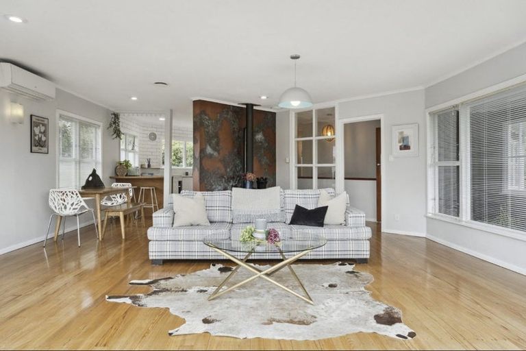 Photo of property in 97 Wallace Road, Mangere Bridge, Auckland, 2022