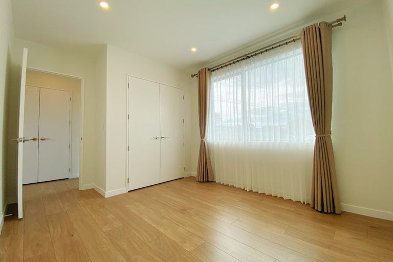 Photo of property in 37a Forrest Hill Road, Milford, Auckland, 0620