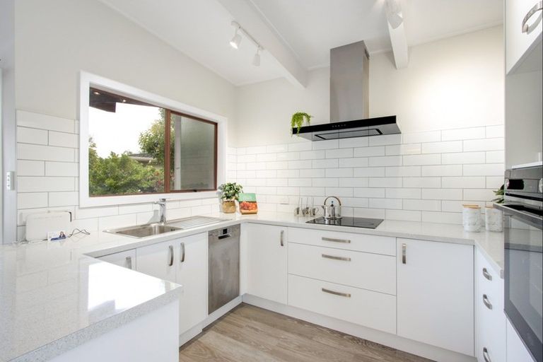 Photo of property in 19 Skerrett Crescent, Tamatea, Napier, 4112