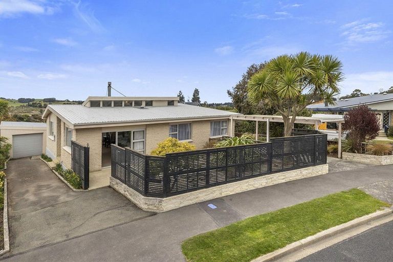 Photo of property in 28 Estuary Crescent, Fairfield, Dunedin, 9018