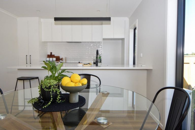 Photo of property in 4 Macrocarpa Lane, Carterton, 5713